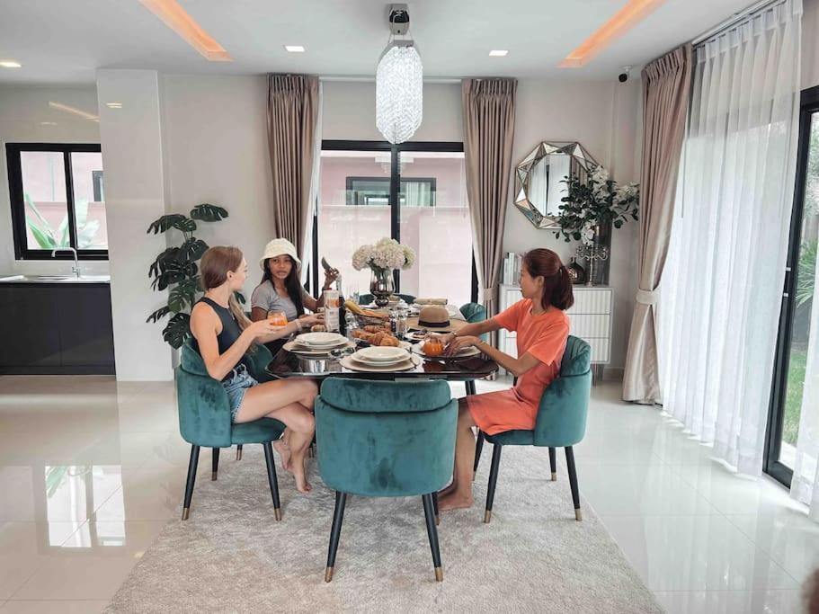 Southern Peak Pool Villa Huay Yai Pattaya Ban Huai Yai Exterior photo